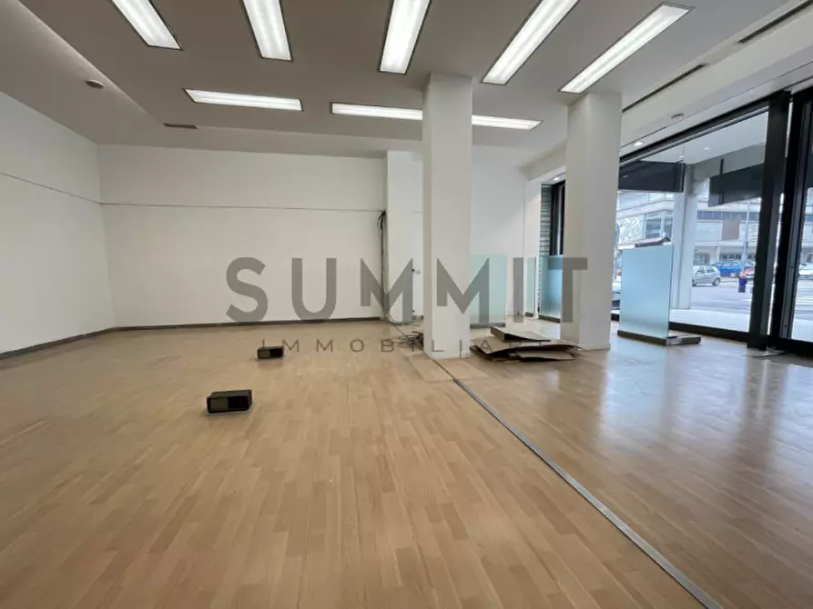 Immagine 4 di Negozio in affitto  in Via Santissima Trinità a Schio