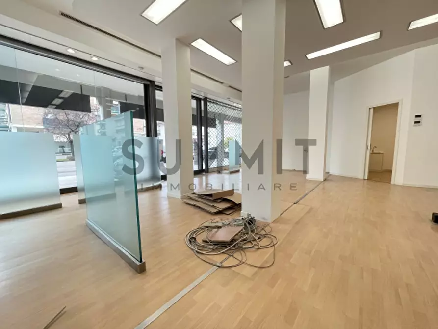 Immagine 9 di Negozio in affitto  in Via Santissima Trinità a Schio