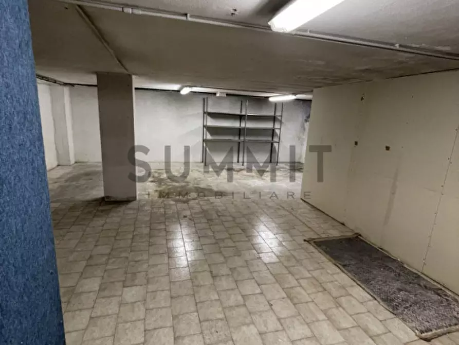 Immagine 13 di Negozio in affitto  in Via Santissima Trinità a Schio