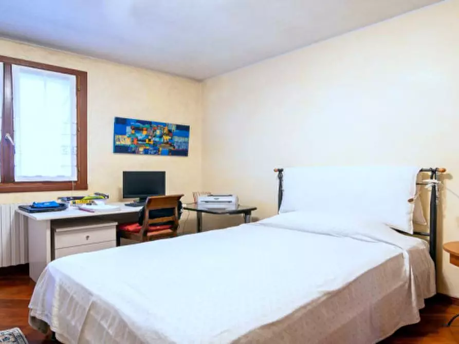 Immagine 11 di Villa in vendita  a Selvazzano Dentro