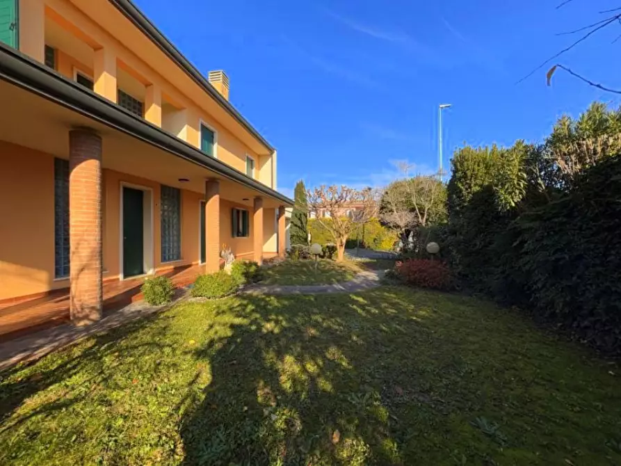 Immagine 23 di Villa in vendita  a Selvazzano Dentro