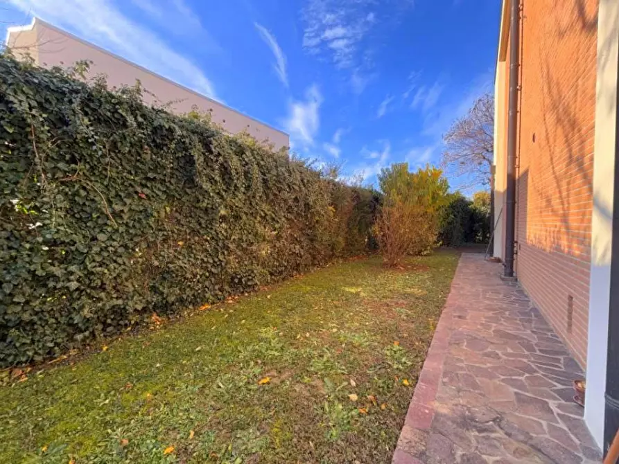 Immagine 26 di Villa in vendita  a Selvazzano Dentro