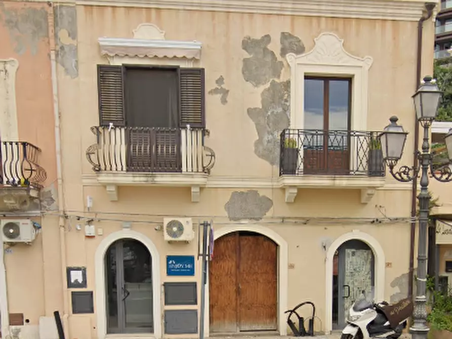 Immagine 1 di Magazzino in vendita  in VIA LUNGOMARE GIUSEPPE GARIBALDI,N°186 a Milazzo