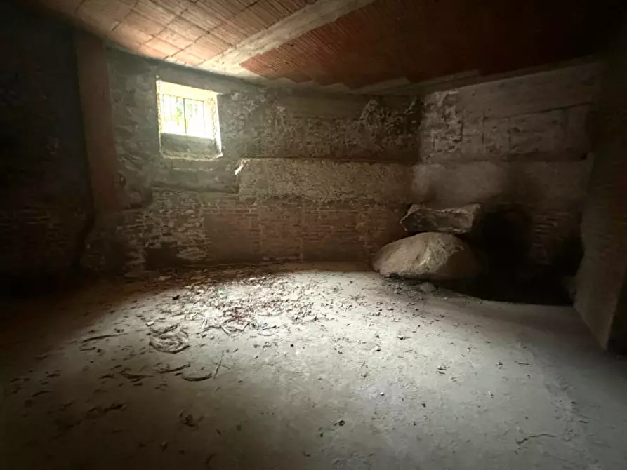 Immagine 4 di Magazzino in vendita  in VIA LUNGOMARE GIUSEPPE GARIBALDI,N°186 a Milazzo