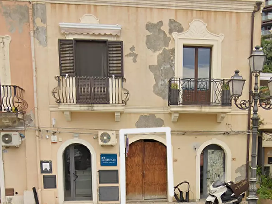 Immagine 5 di Magazzino in vendita  in VIA LUNGOMARE GIUSEPPE GARIBALDI,N°186 a Milazzo