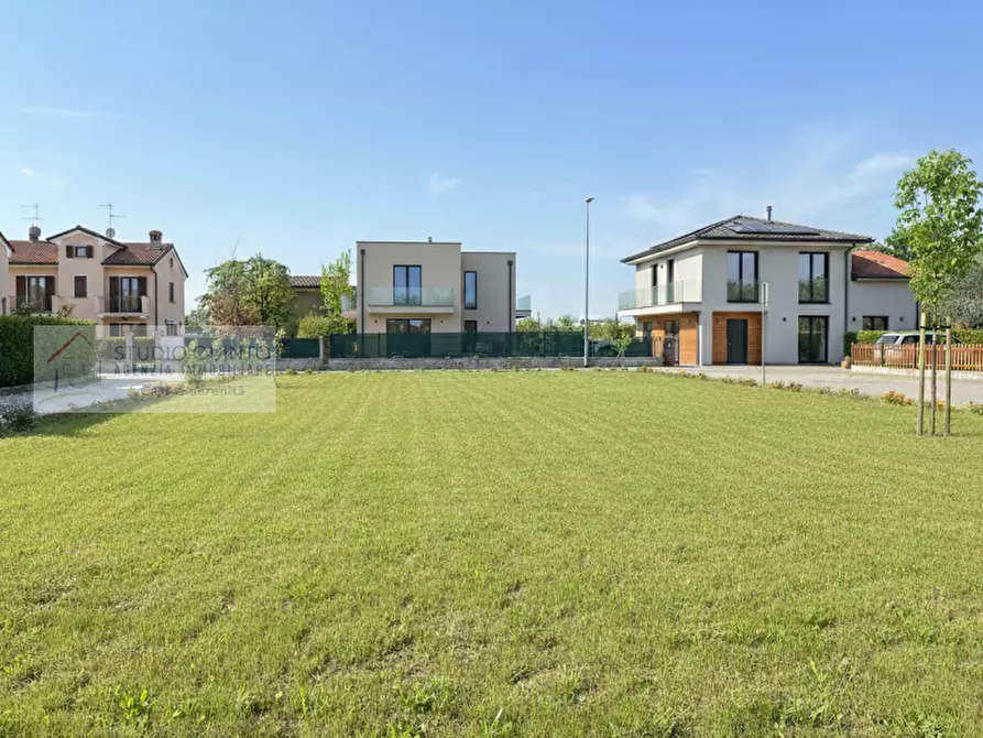 Immagine 1 di Terreno in vendita  a Quinto Di Treviso
