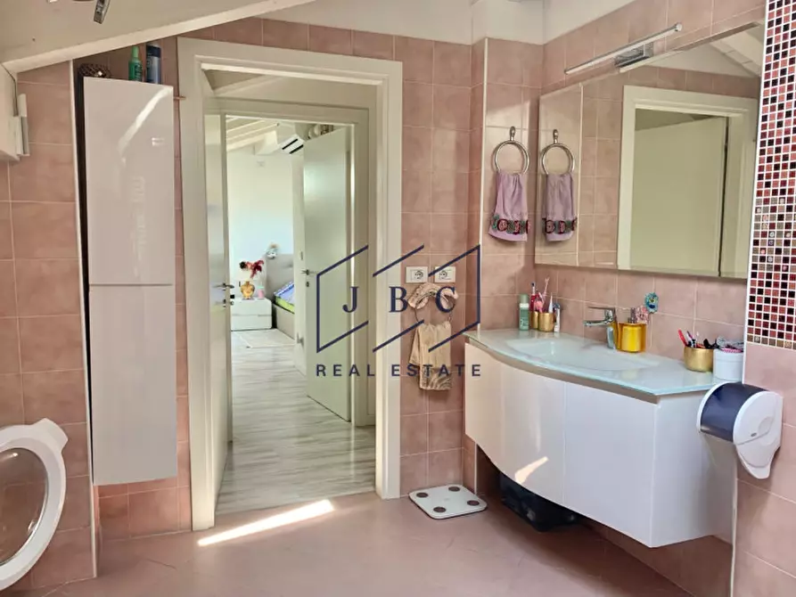 Immagine 33 di Appartamento in vendita  in Via Don Guerrino Bertolin 19 a Jesolo