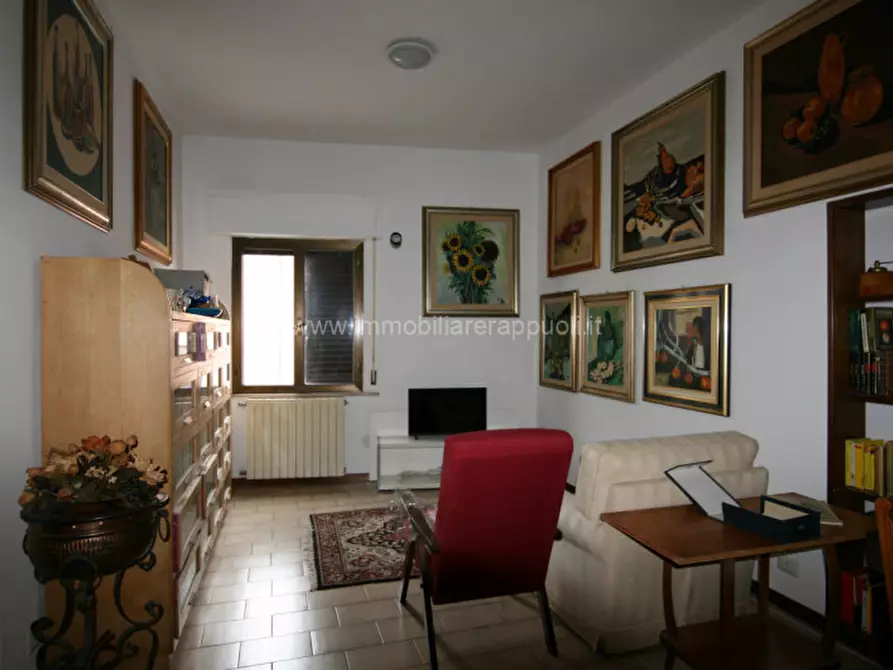 Immagine 2 di Appartamento in vendita  a Sinalunga