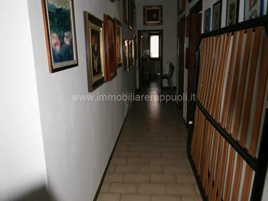 Immagine 10 di Appartamento in vendita  a Sinalunga