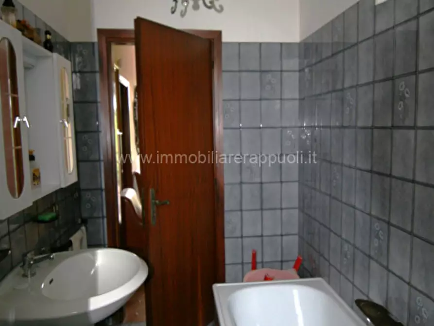 Immagine 15 di Casa indipendente in vendita  a Sinalunga