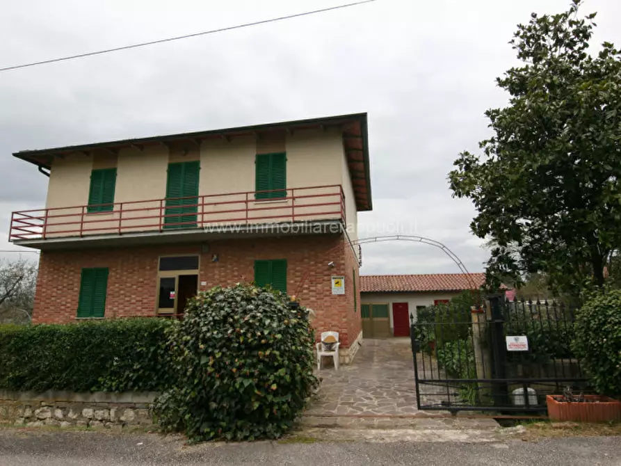 Immagine 37 di Casa indipendente in vendita  a Sinalunga