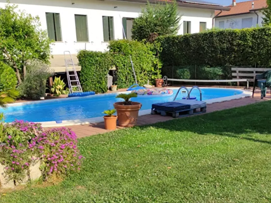 Immagine 1 di Casa bifamiliare in vendita  in Via Roma a Sant'elena