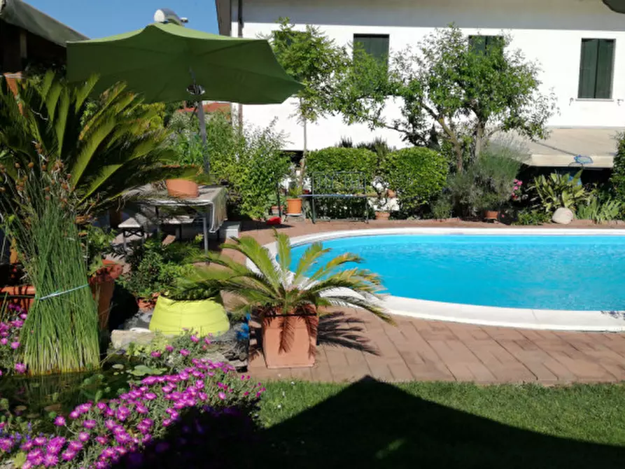 Immagine 2 di Casa bifamiliare in vendita  in Via Roma a Sant'elena