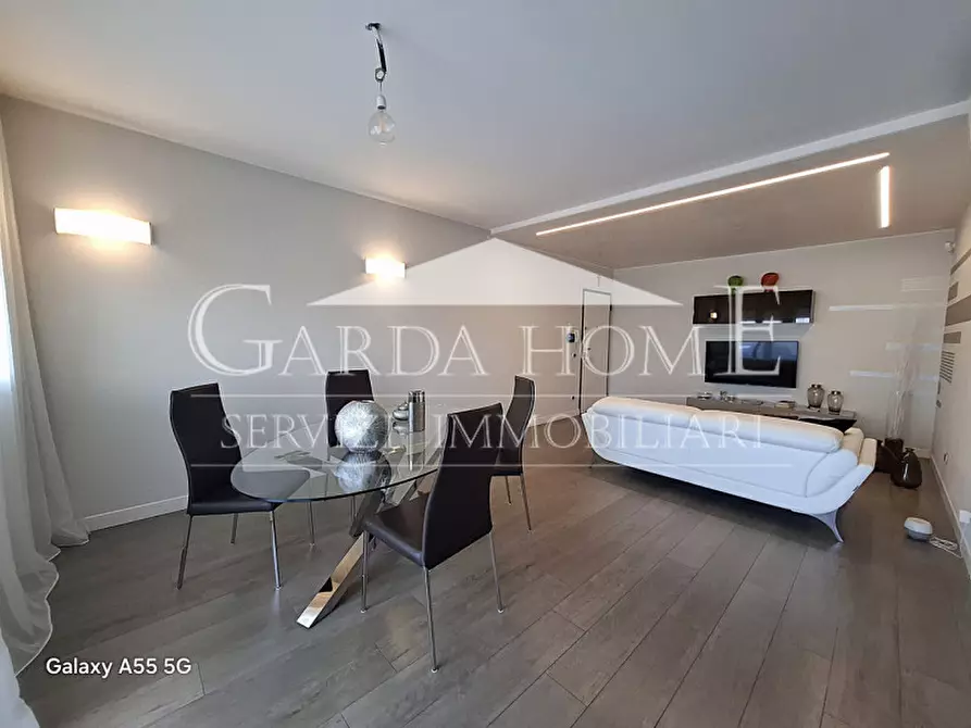 Immagine 1 di Appartamento in vendita  in Via Ettore Andreis a Desenzano Del Garda