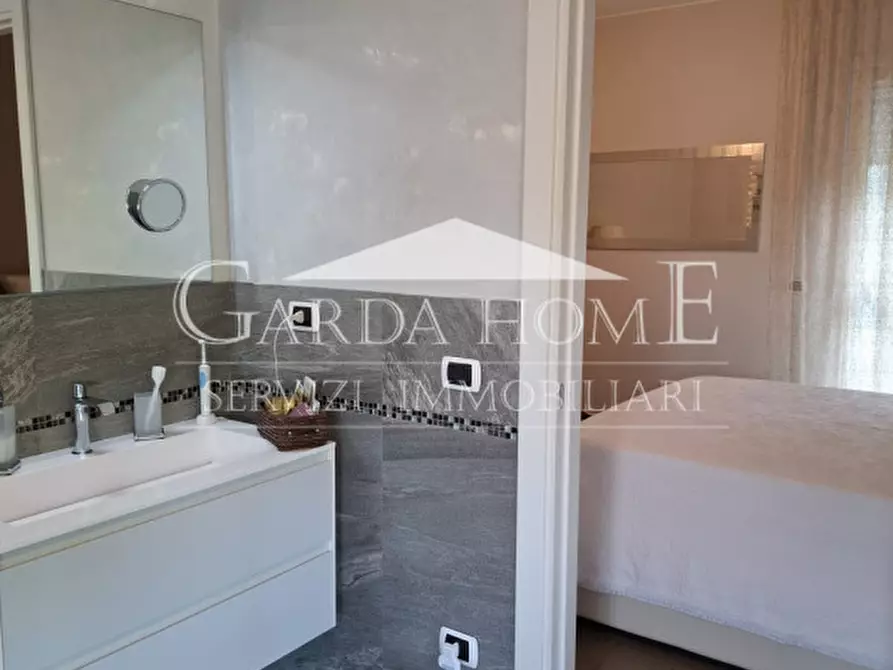 Immagine 21 di Appartamento in vendita  in Via Ettore Andreis a Desenzano Del Garda