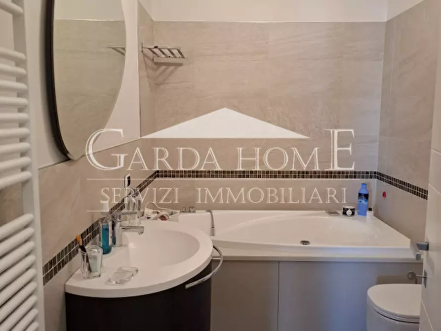 Immagine 28 di Appartamento in vendita  in Via Ettore Andreis a Desenzano Del Garda