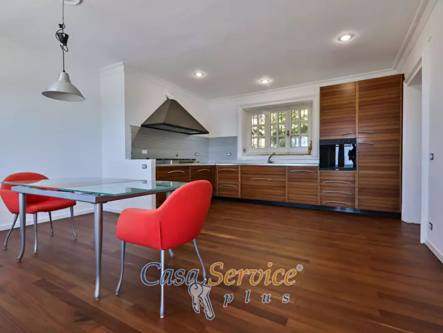 Immagine 18 di Villa in vendita  in Via Spiaggia del Lago a Castel Gandolfo