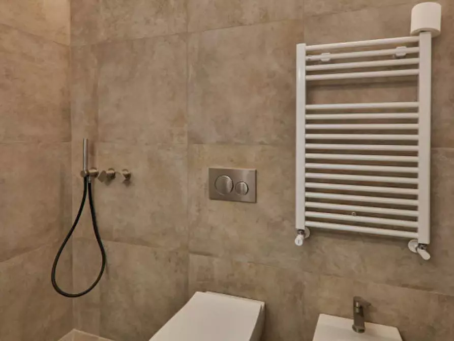 Immagine 23 di Villa in vendita  in Via Spiaggia del Lago a Castel Gandolfo