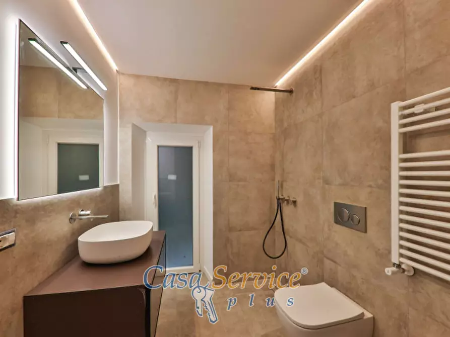 Immagine 24 di Villa in vendita  in Via Spiaggia del Lago a Castel Gandolfo