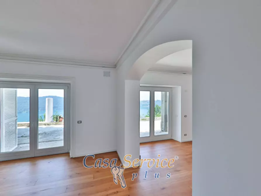 Immagine 25 di Villa in vendita  in Via Spiaggia del Lago a Castel Gandolfo