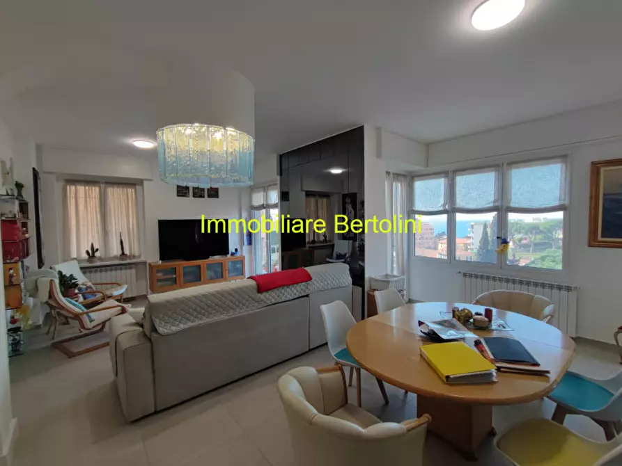 Immagine 2 di Appartamento in vendita  in FOCE a San Remo