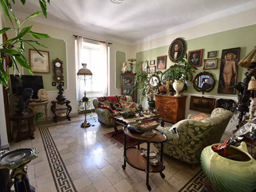 Immagine 1 di Appartamento in vendita  in Via Natale del Grande a Roma