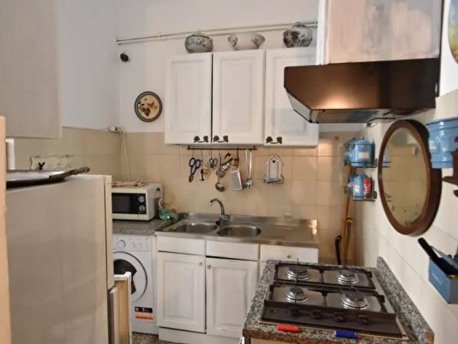 Immagine 12 di Appartamento in vendita  in Via Natale del Grande a Roma