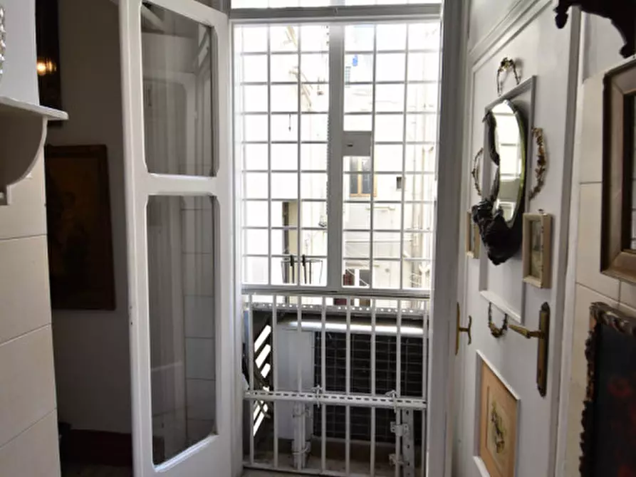 Immagine 13 di Appartamento in vendita  in Via Natale del Grande a Roma