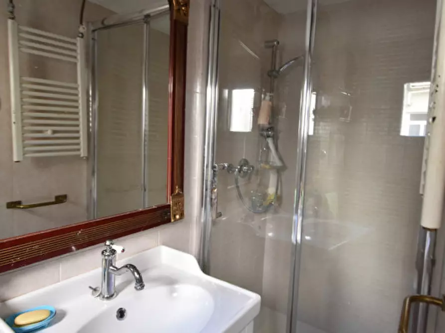 Immagine 18 di Appartamento in vendita  in Via Natale del Grande a Roma