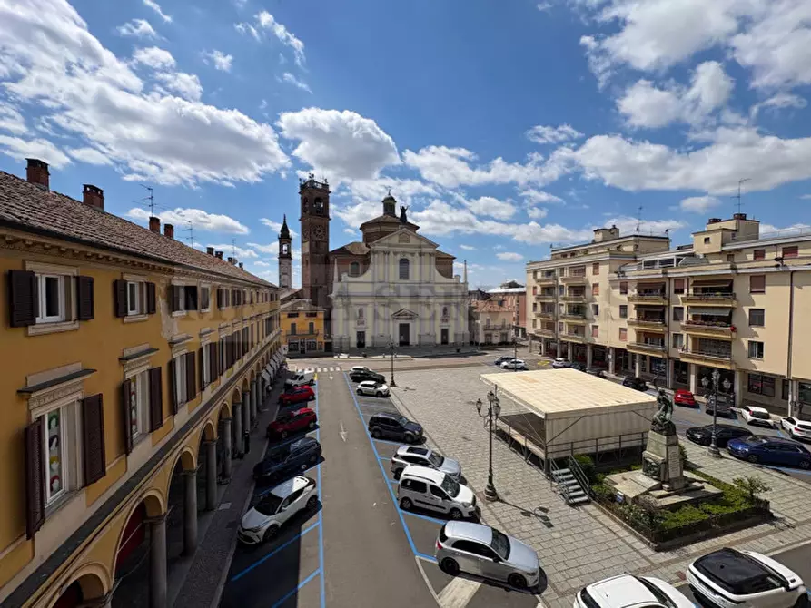 Immagine 25 di Appartamento in vendita  in piazza Piccola n° 5 a Garlasco