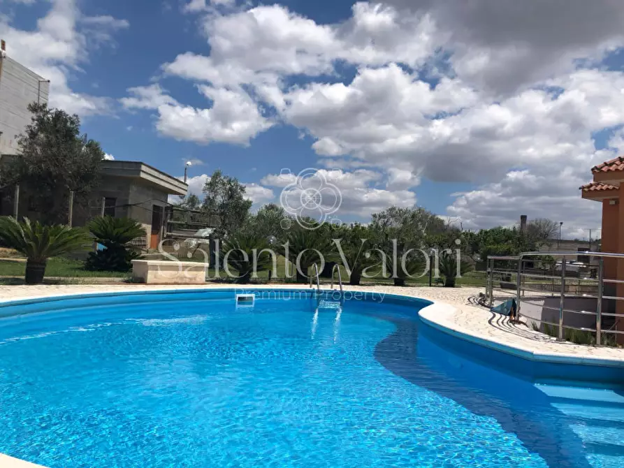 Immagine 3 di Villa in vendita  in Rischiazzi a Parabita