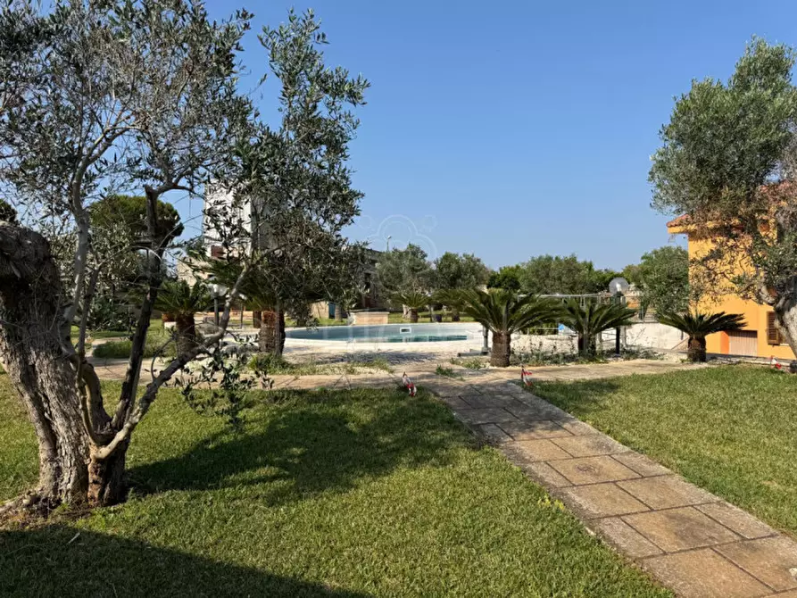 Immagine 14 di Villa in vendita  in Rischiazzi a Parabita