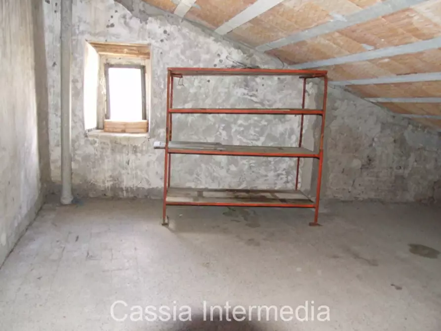 Immagine 8 di Magazzino in vendita  in Largo Verzaschi a Nepi