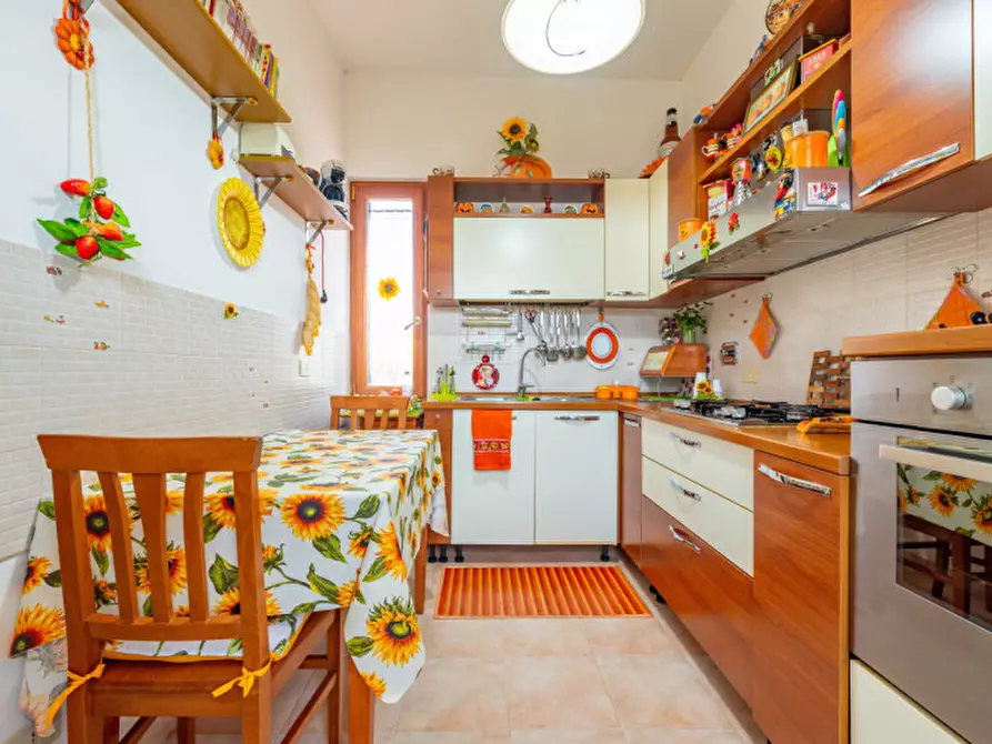 Immagine 15 di Villa in vendita  in Via Filippo Clementi 32 a Roma