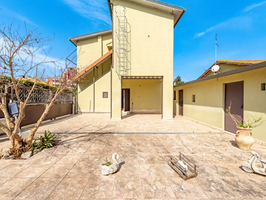 Immagine 37 di Villa in vendita  in Via Filippo Clementi 32 a Roma