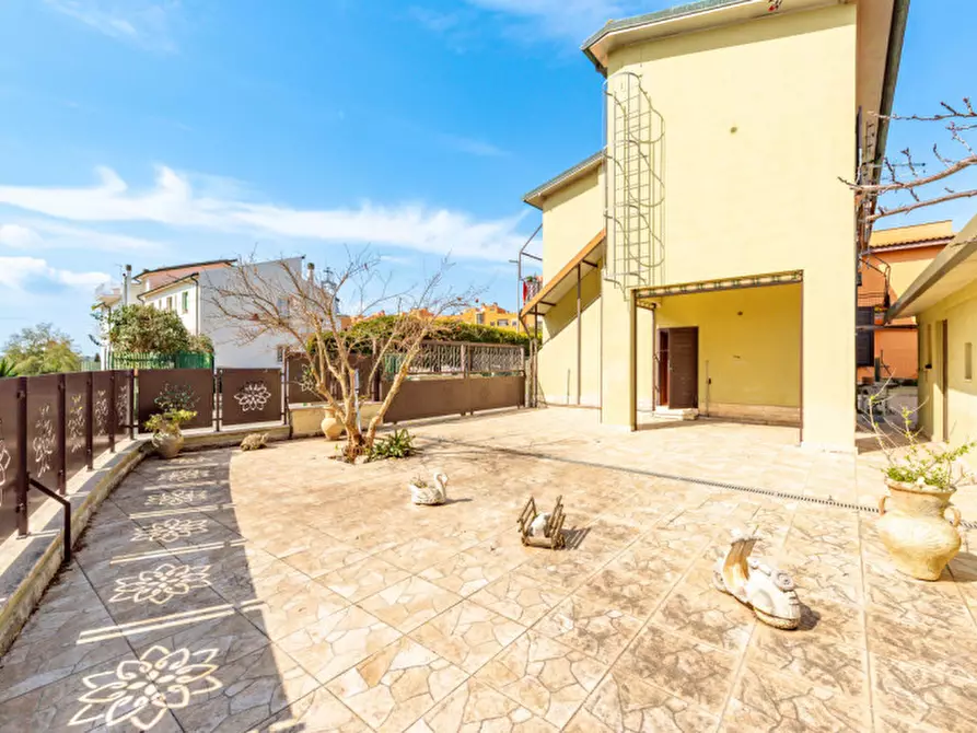 Immagine 38 di Villa in vendita  in Via Filippo Clementi 32 a Roma