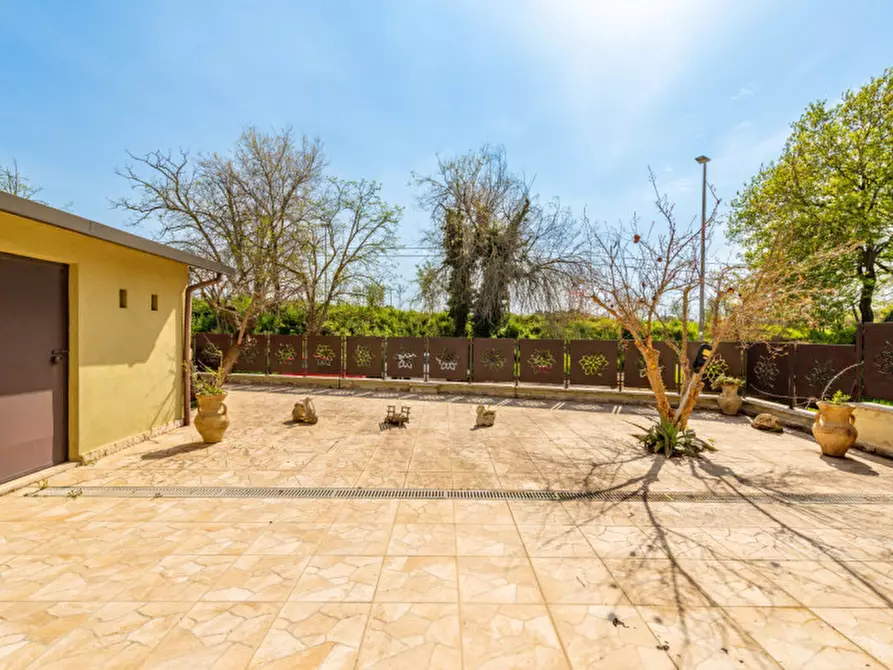 Immagine 41 di Villa in vendita  in Via Filippo Clementi 32 a Roma