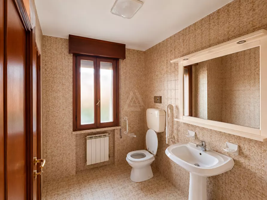 Immagine 9 di Casa bifamiliare in vendita  a Castelfranco Veneto
