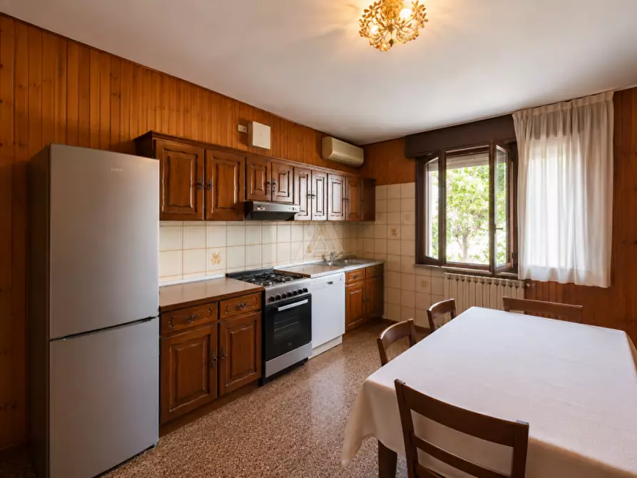 Immagine 10 di Casa bifamiliare in vendita  a Castelfranco Veneto