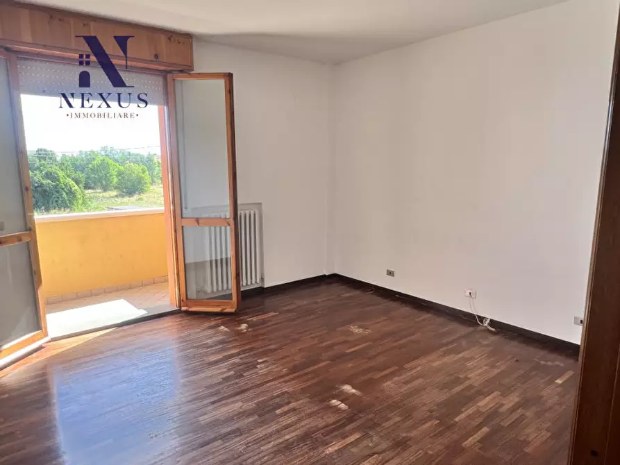 Immagine 16 di Appartamento in vendita  in Viale 1° Maggio a Trecastelli