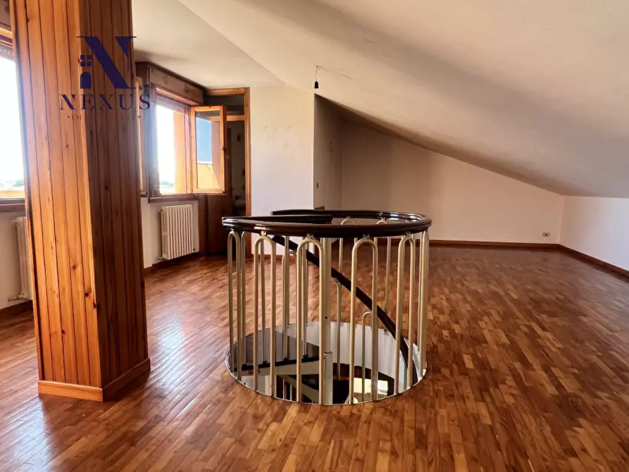 Immagine 4 di Appartamento in vendita  in Viale 1° Maggio a Trecastelli