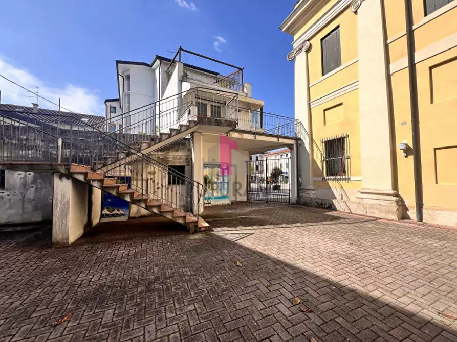 Immagine 5 di Ufficio in affitto  in PIAZZA UMBERTO 1° a Camisano Vicentino