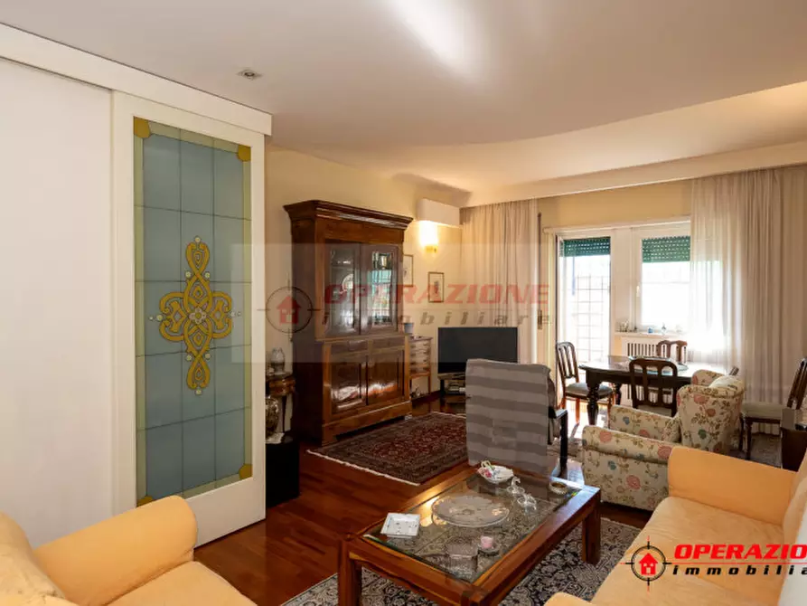 Immagine 6 di Appartamento in vendita  in Via Eutropio a Roma