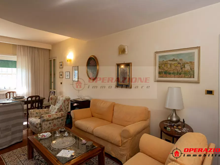 Immagine 8 di Appartamento in vendita  in Via Eutropio a Roma