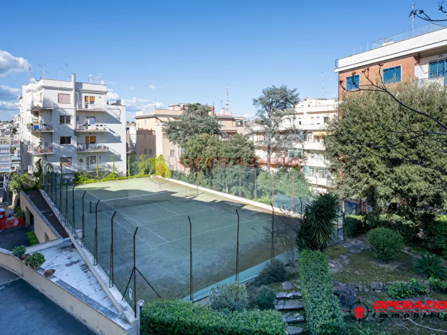 Immagine 21 di Appartamento in vendita  in Via Eutropio a Roma