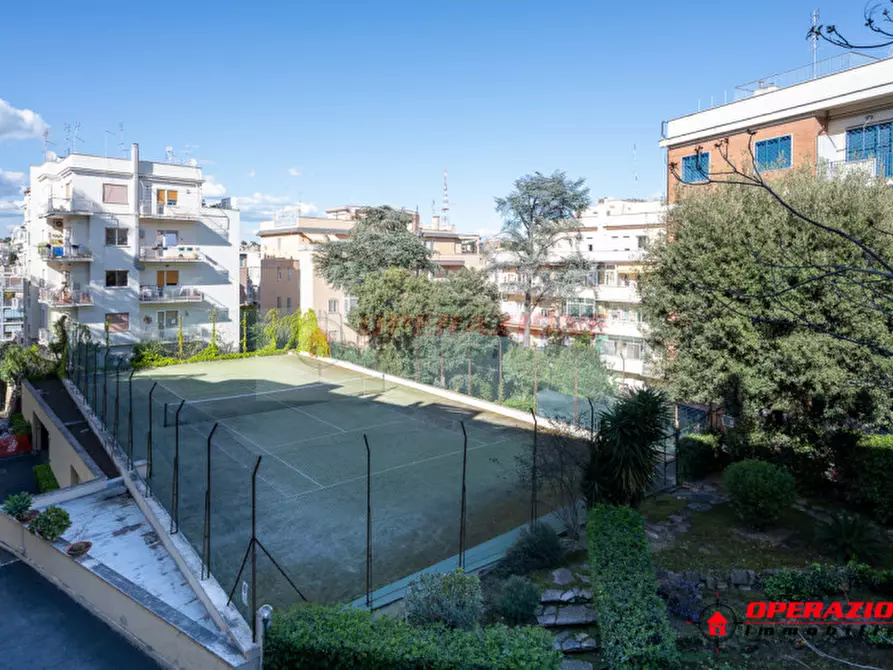 Immagine 23 di Appartamento in vendita  in Via Eutropio a Roma