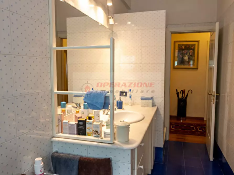 Immagine 30 di Appartamento in vendita  in Via Eutropio a Roma