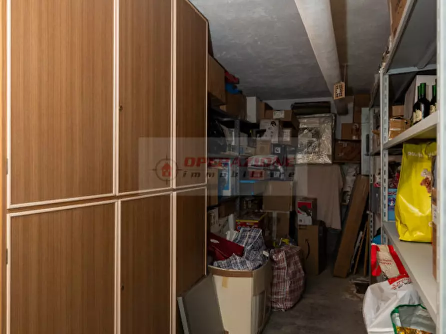 Immagine 39 di Appartamento in vendita  in Via Eutropio a Roma