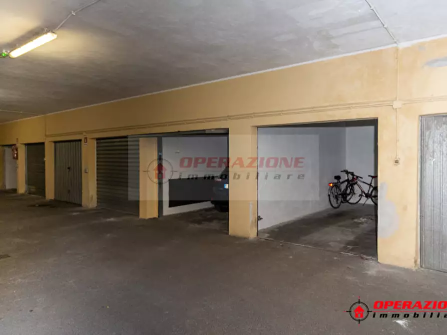 Immagine 41 di Appartamento in vendita  in Via Eutropio a Roma