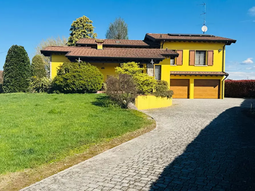 Immagine 2 di Villa in vendita  a Calvisano